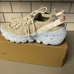 Nike Space Hippies 04